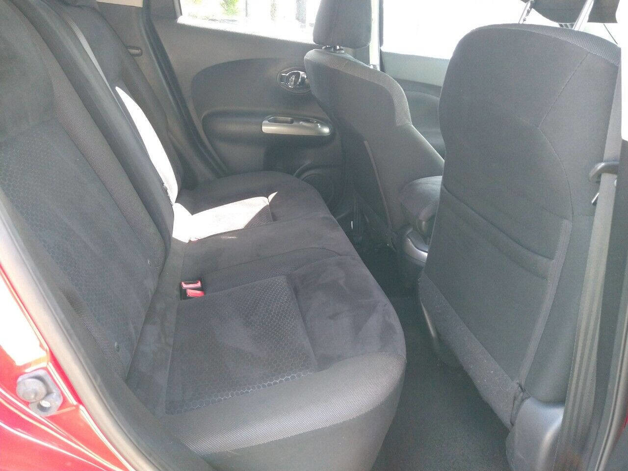 Used 2015 Nissan Juke SV w/ Technology Package image 40