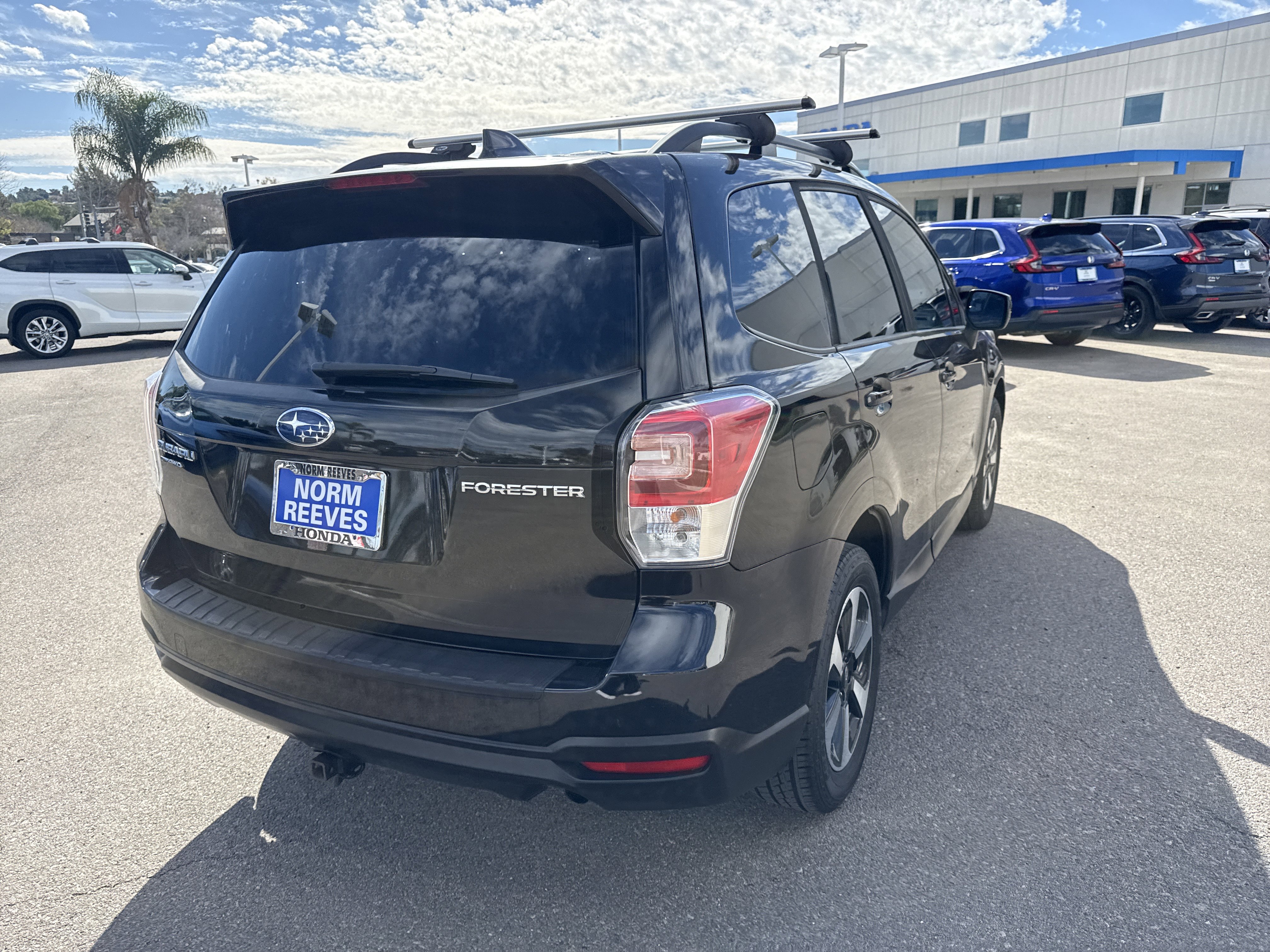 Used 2018 Subaru Forester 2.5i Premium w/ All-Weather Package image 5
