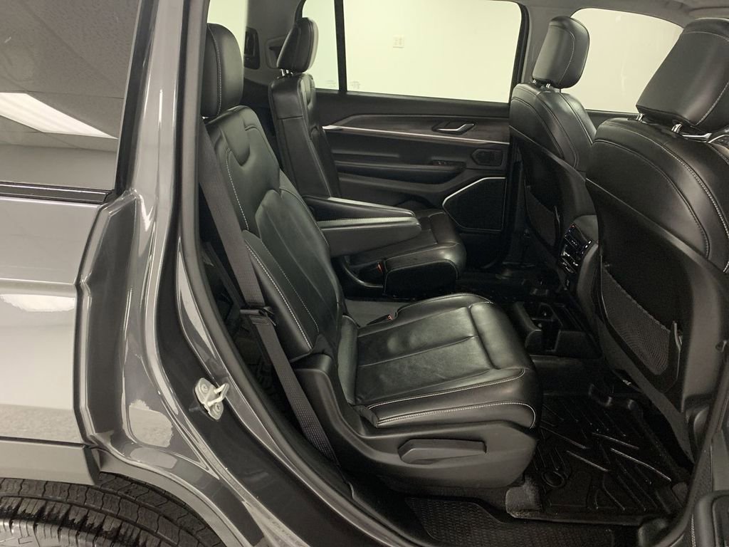Used 2021 Jeep Grand Cherokee L Limited AWD/4WD image 24
