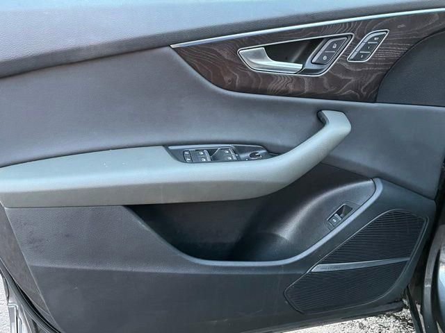 Used 2019 Audi Q8 Prestige image 12