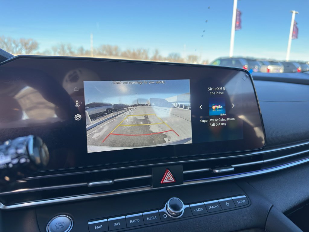 New 2025 Hyundai Elantra Limited image 19