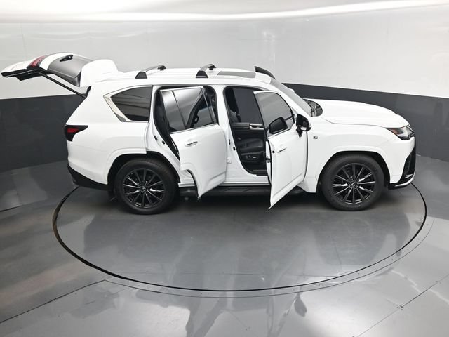 Used 2023 Lexus LX 600 F Sport w/ Accessory Package (Z1) AWD/4WD image 18