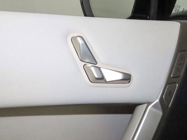 Used 2026 BMW iX xDrive60 image 11