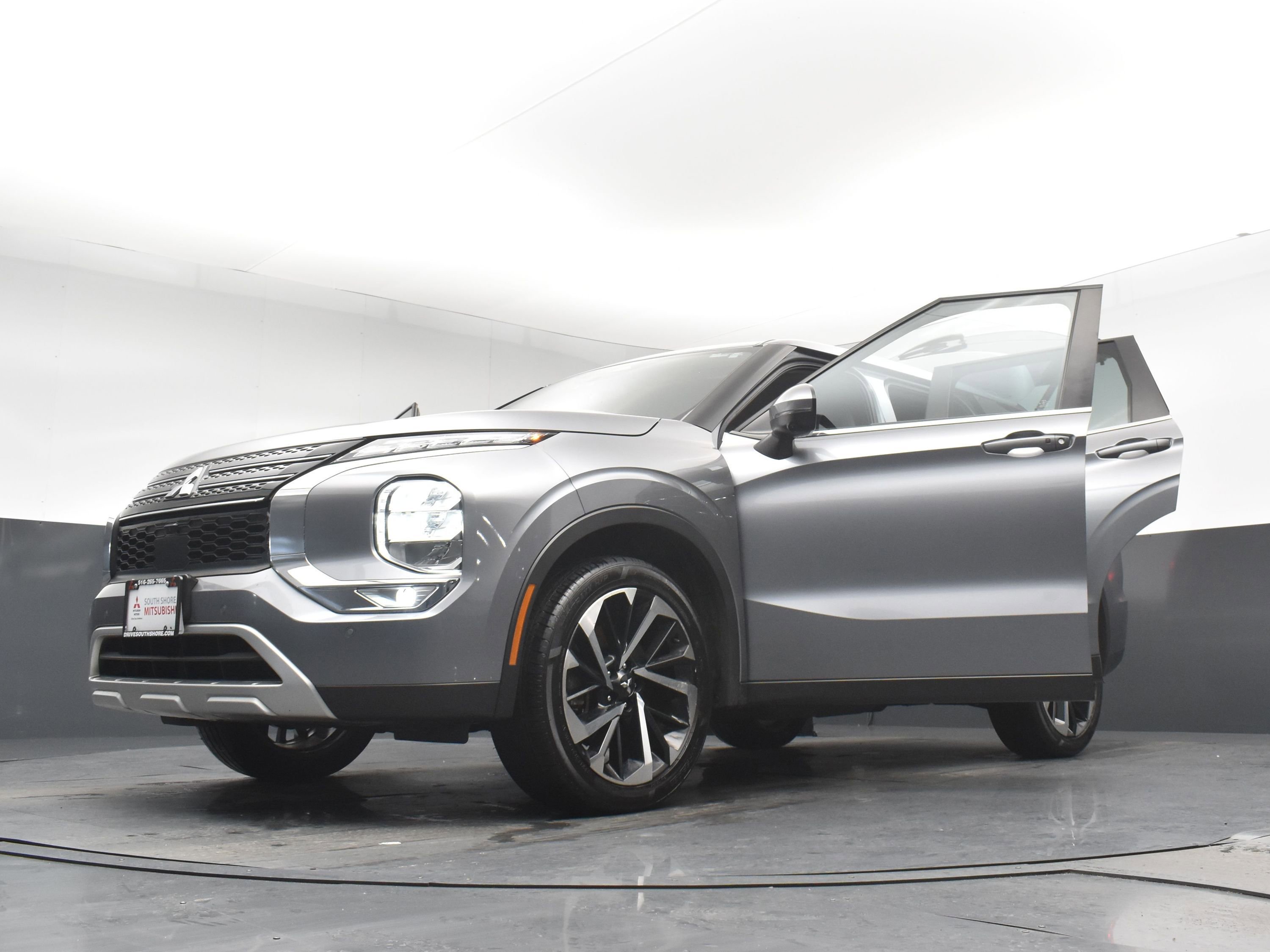 Used 2022 Mitsubishi Outlander SE image 31