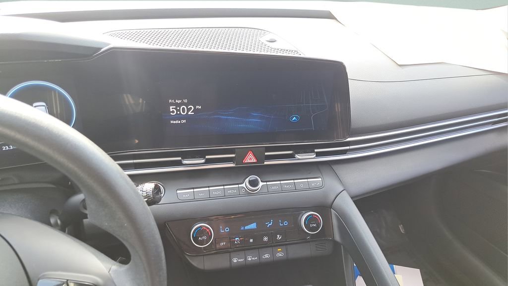 Used 2024 Hyundai Elantra SEL FWD image 22