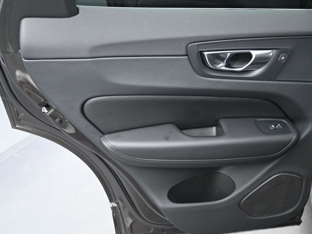Certified 2023 Volvo XC60 B5 Plus w/ Protection Package Premier image 20