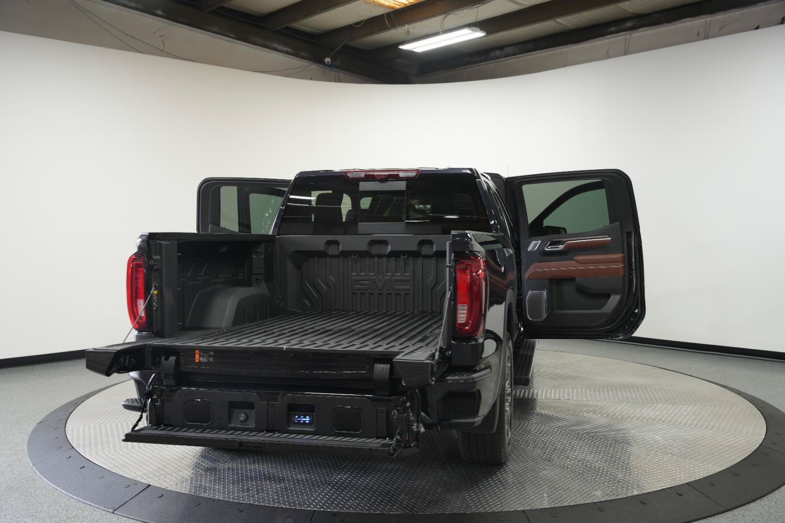 Used 2026 GMC Sierra 1500 Denali Ultimate AWD/4WD image 13