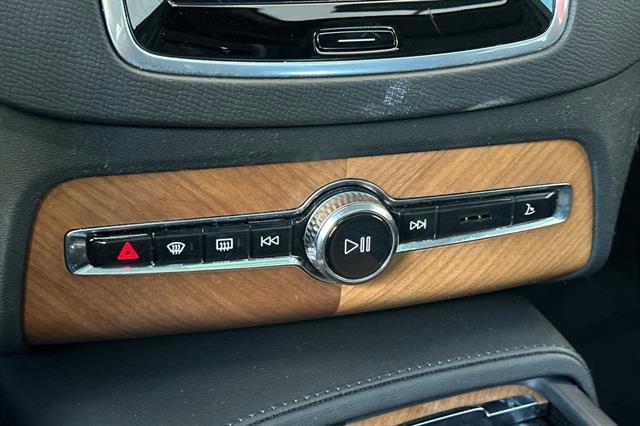Certified 2023 Volvo XC90 T8 Plus image 23