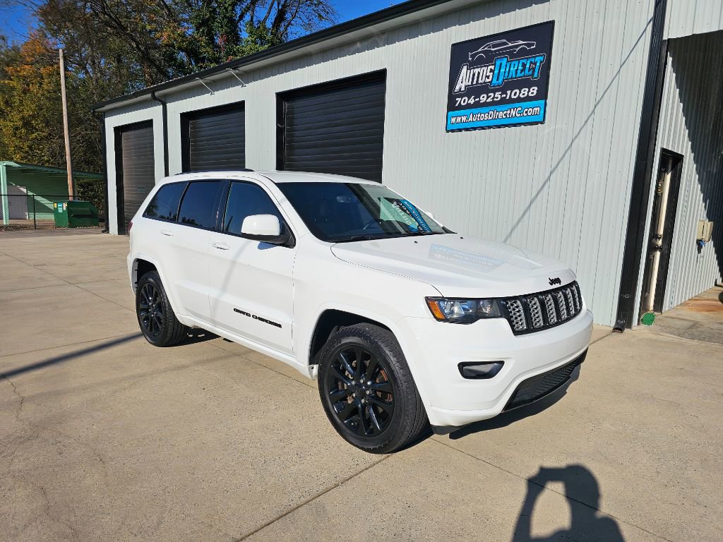 Used 2020 Jeep Grand Cherokee Altitude image 1