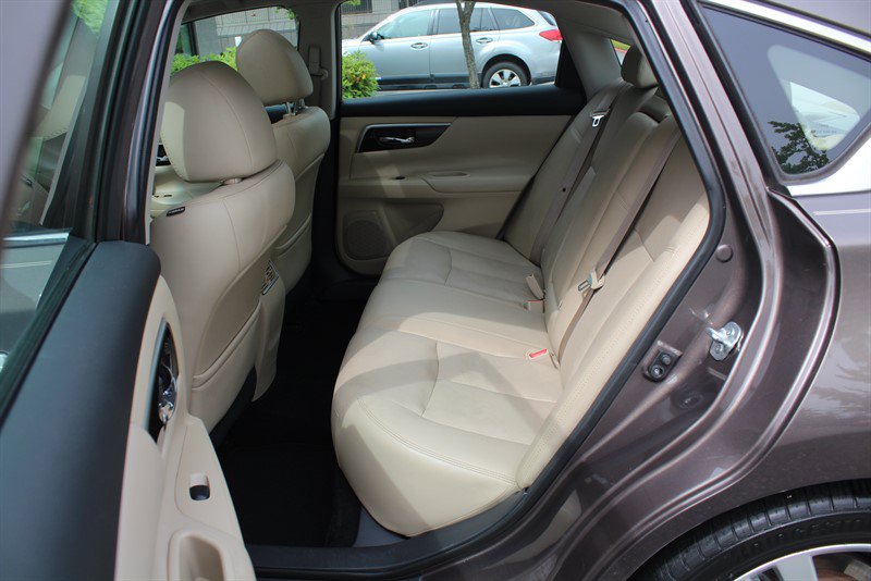 Used 2015 Nissan Altima 3.5 SL FWD image 21