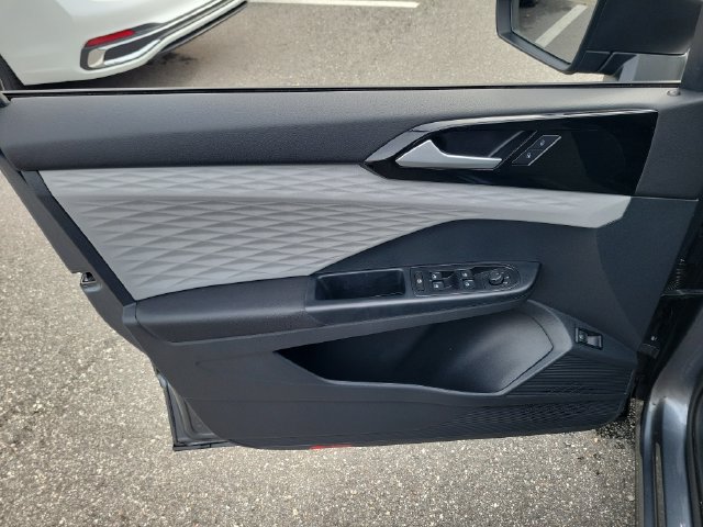 Certified 2023 Volkswagen Taos S FWD image 11