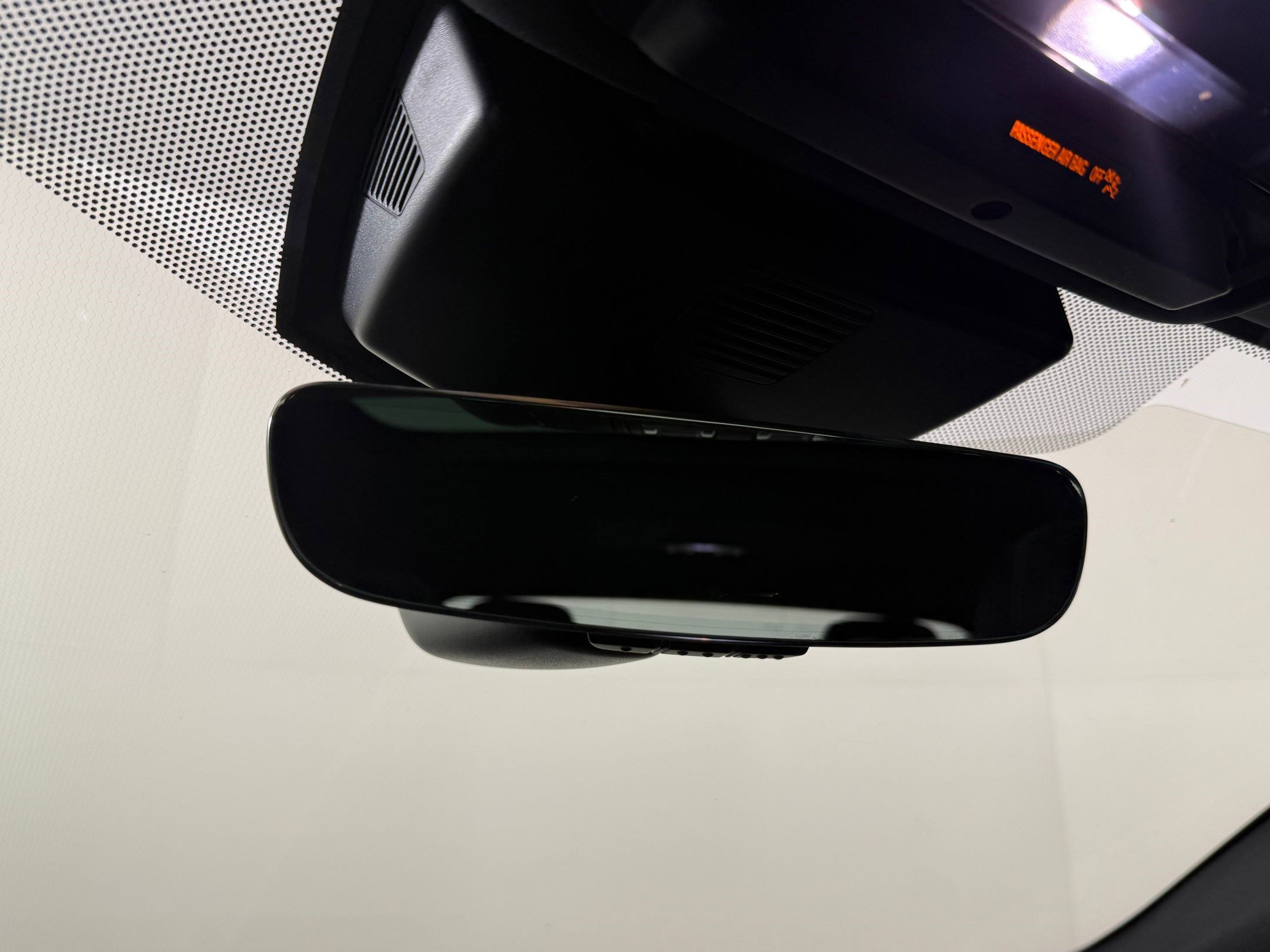 Used 2019 Jaguar XE Landmark Edition image 19