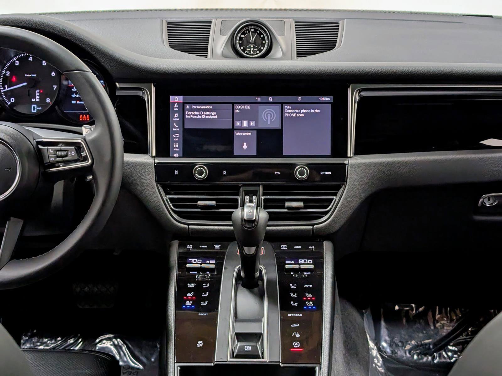 Used 2024 Porsche Macan w/ Premium Plus Package image 25