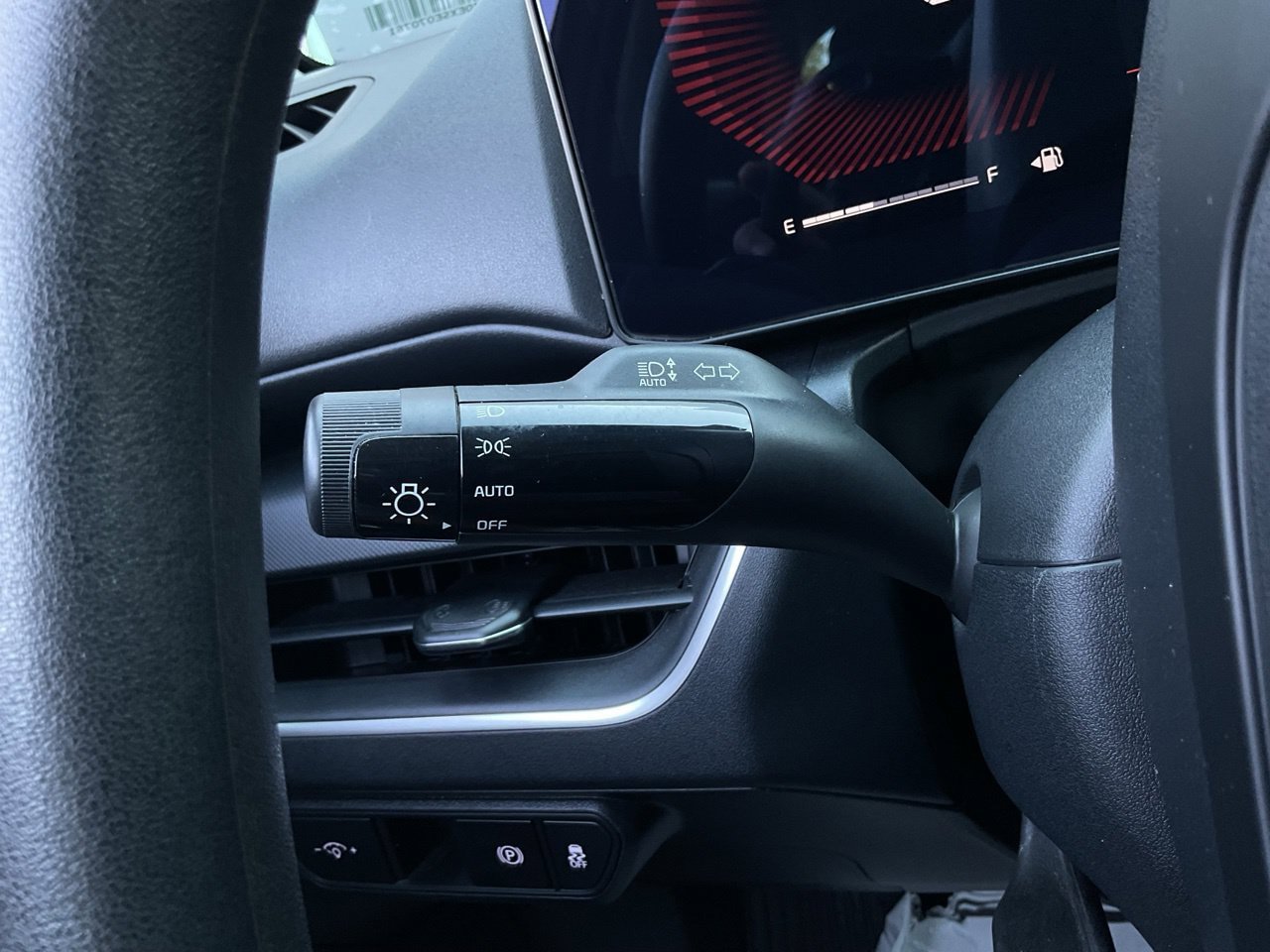Used 2025 Kia K4 FWD image 34
