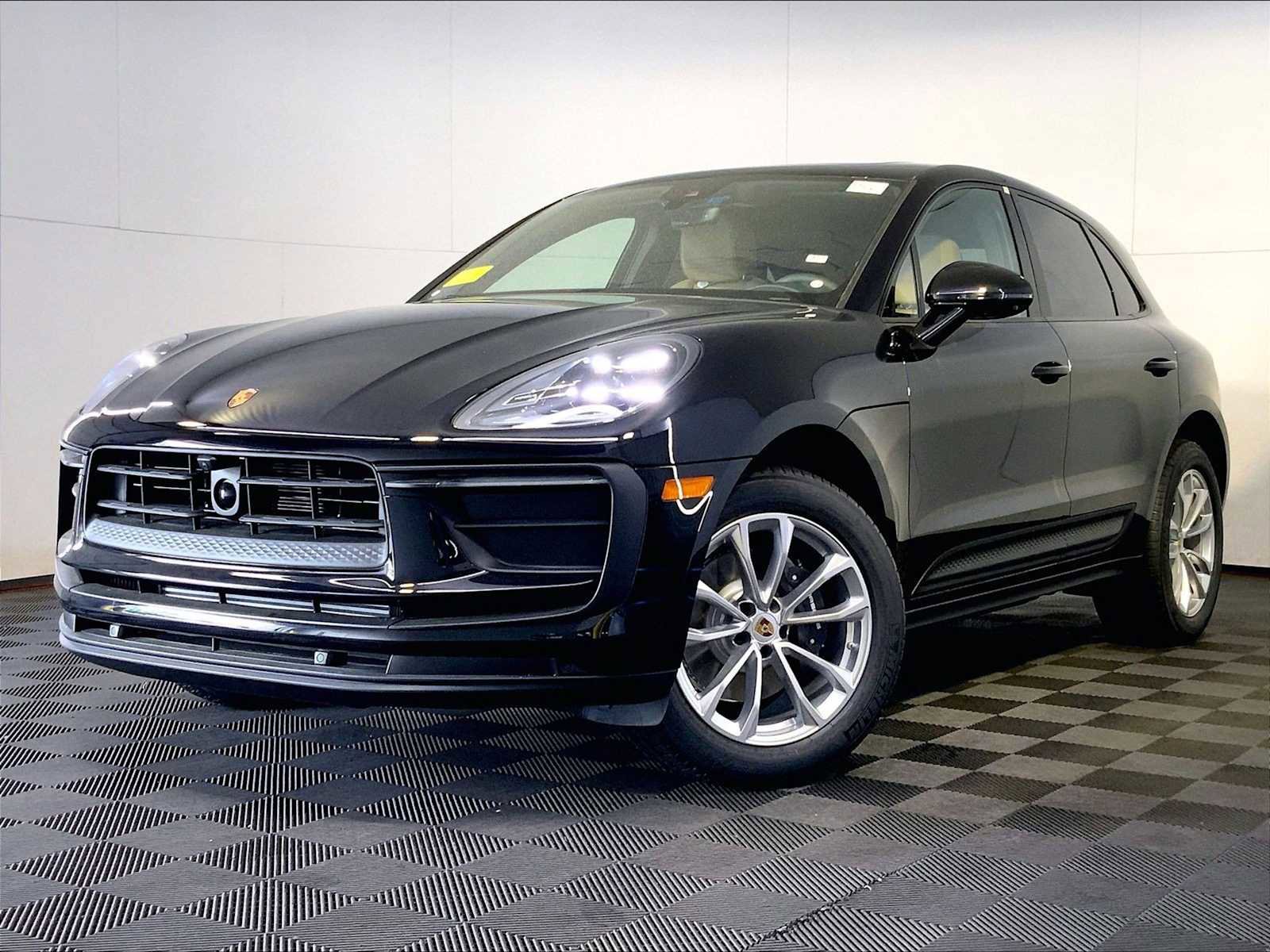 New 2025 Porsche Macan AWD/4WD image 1