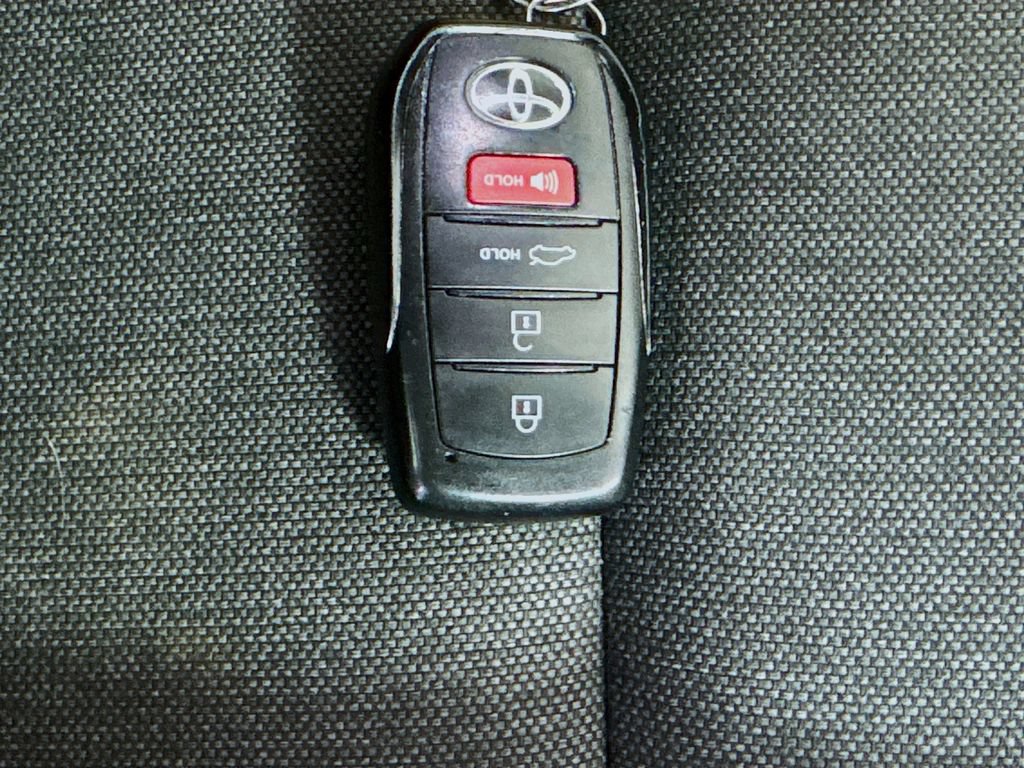 Used 2025 Toyota Camry LE w/ Convenience Package FWD image 34