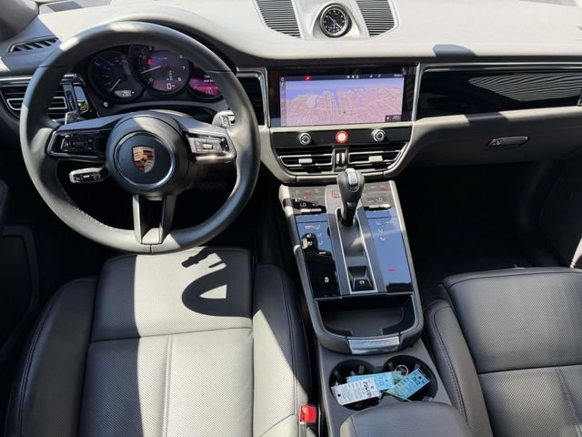 Used 2026 Porsche Macan AWD/4WD image 16