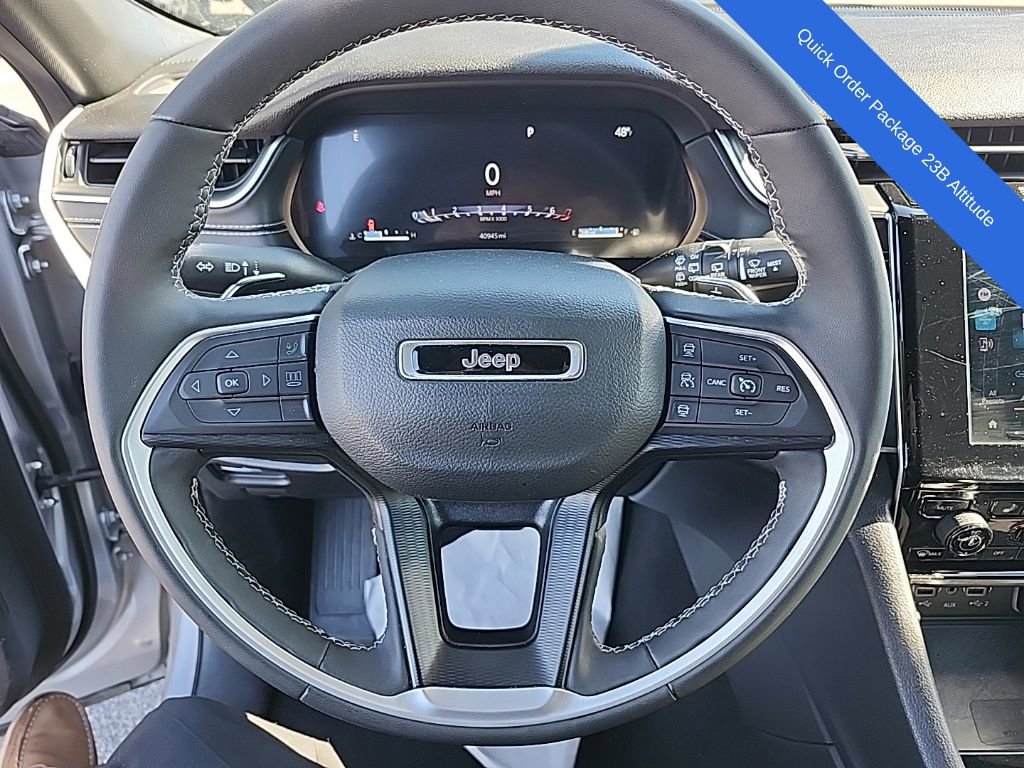 Used 2024 Jeep Grand Cherokee Altitude image 4