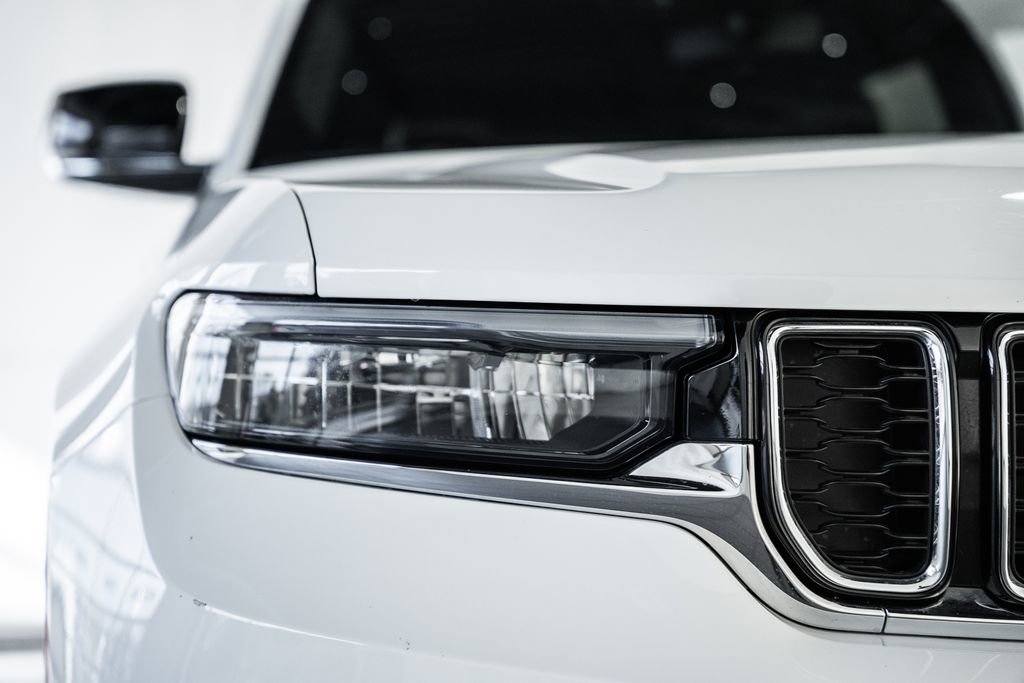 Used 2024 Jeep Grand Cherokee L Limited image 17