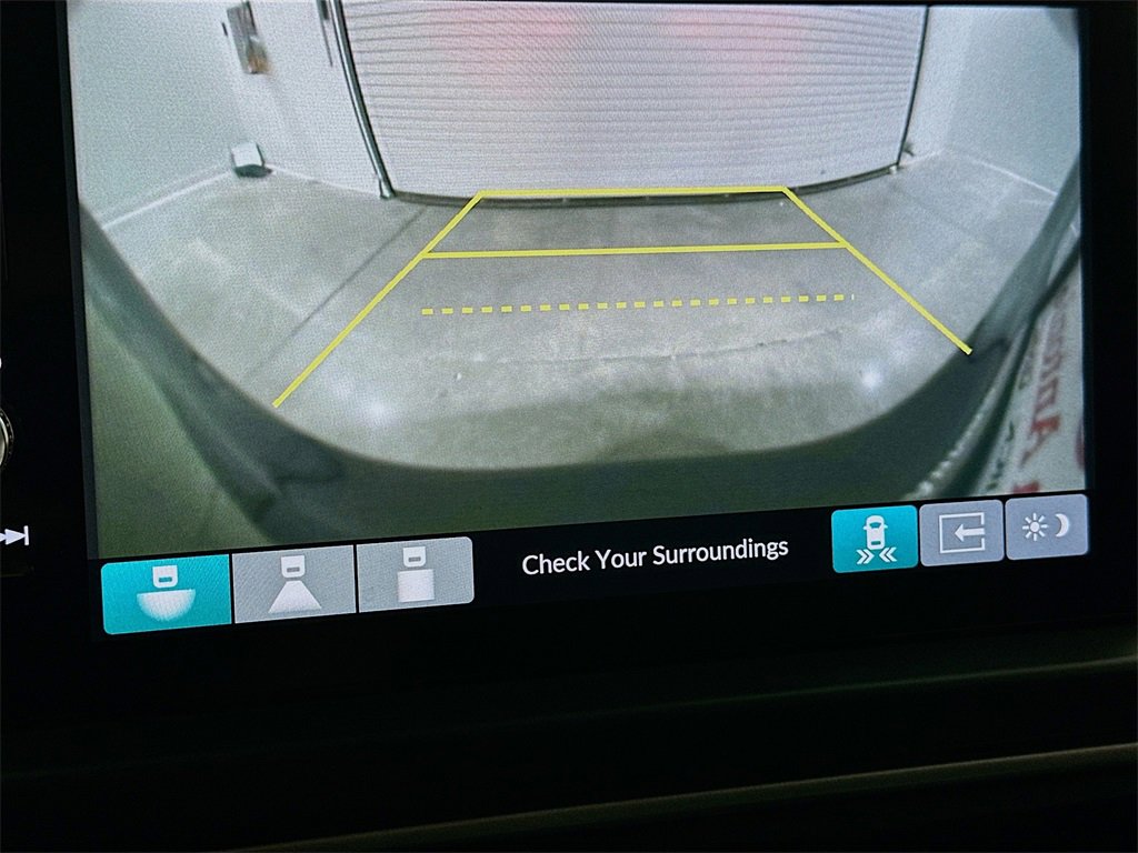 Used 2023 Honda Pilot Touring image 16