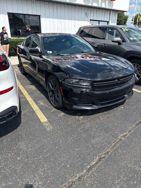 Used 2021 Dodge Charger SXT w/ Blacktop Package RWD image 2