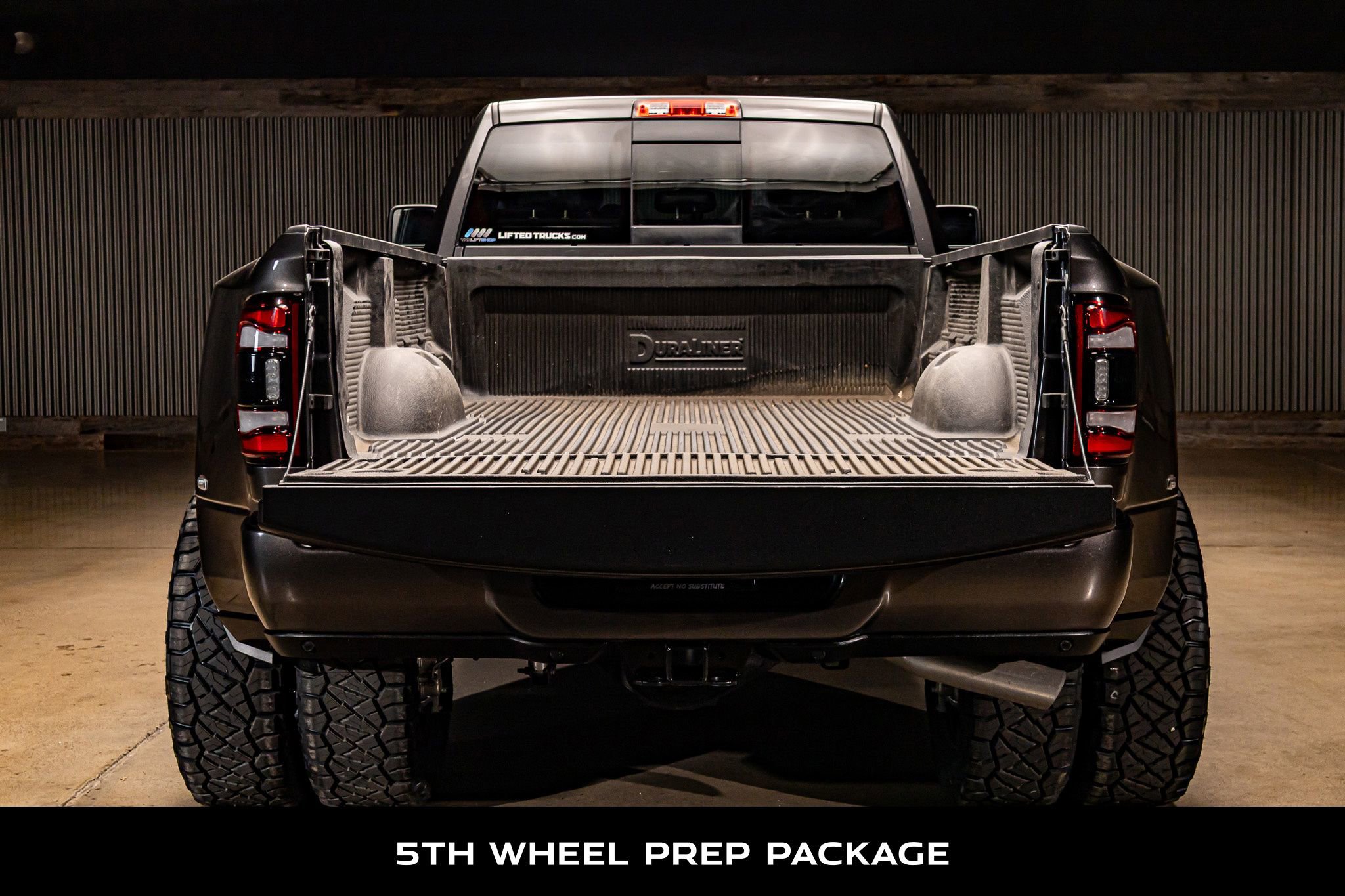 Used 2024 RAM 3500 Laramie w/ Night Edition image 9