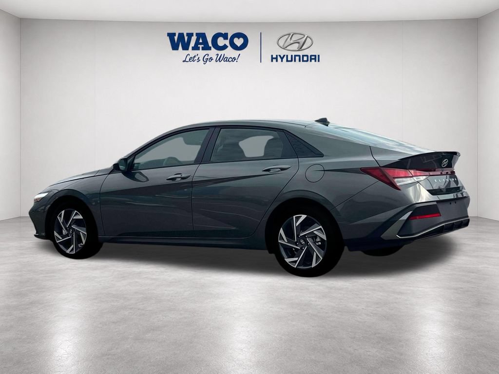 Used 2025 Hyundai Elantra Sport FWD image 8