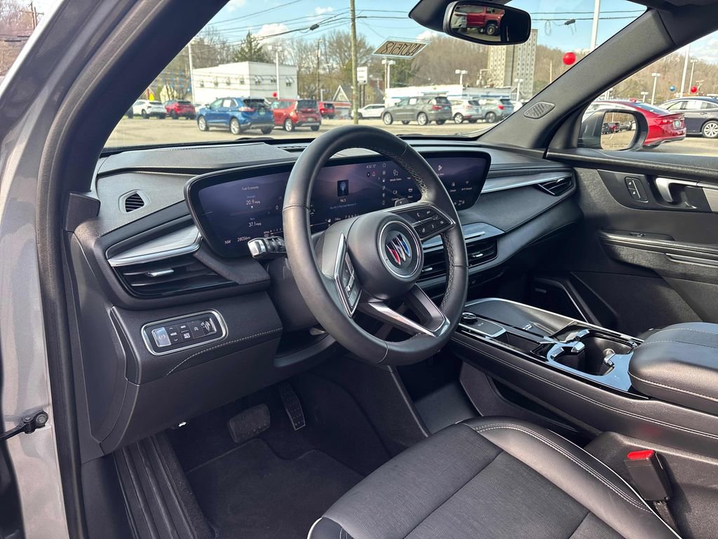 Used 2025 Buick Enclave Preferred image 13