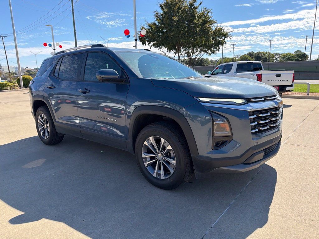 Used 2025 Chevrolet Equinox LT w/ Convenience Package II FWD image 9