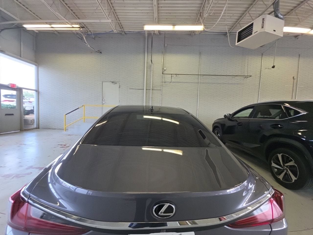 Used 2019 Lexus ES 350 Ultra Luxury w/ Accessory Package 2 FWD image 6