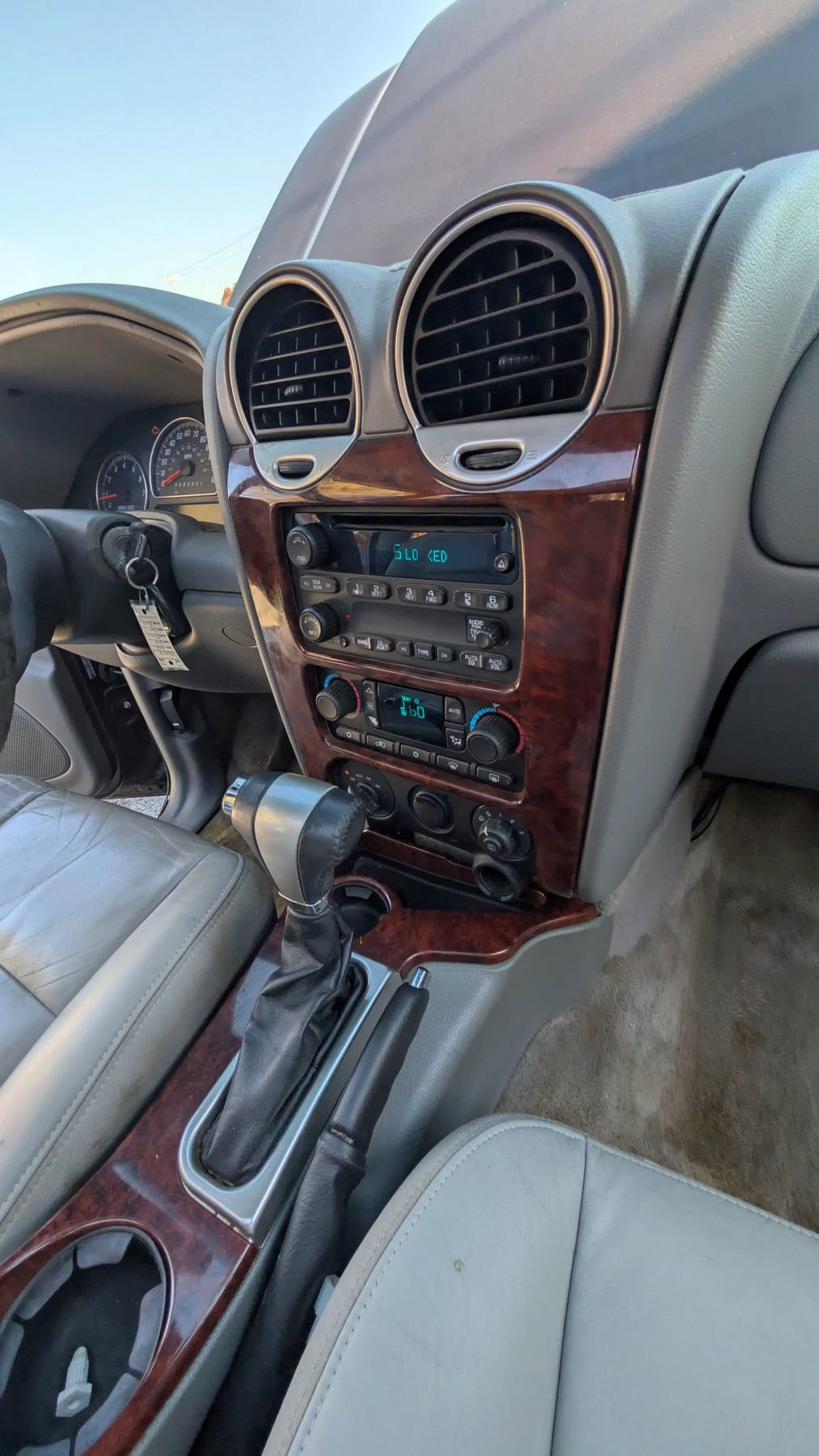 Used 2008 GMC Envoy SLT image 18