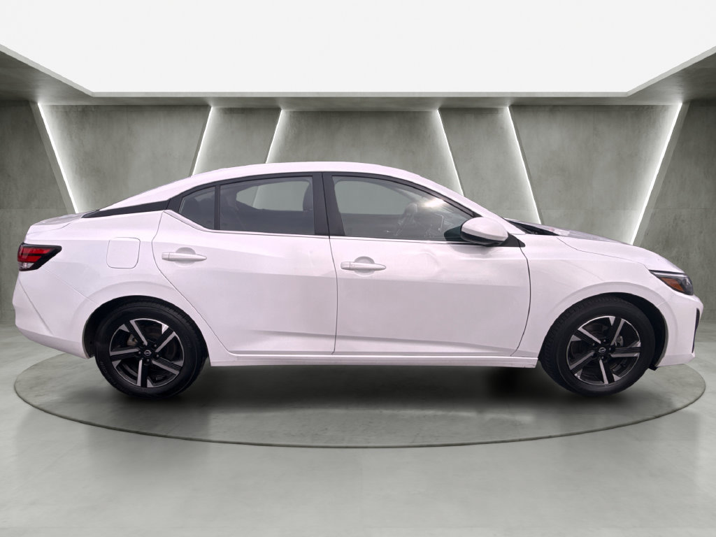 Used 2025 Nissan Sentra SV FWD image 2