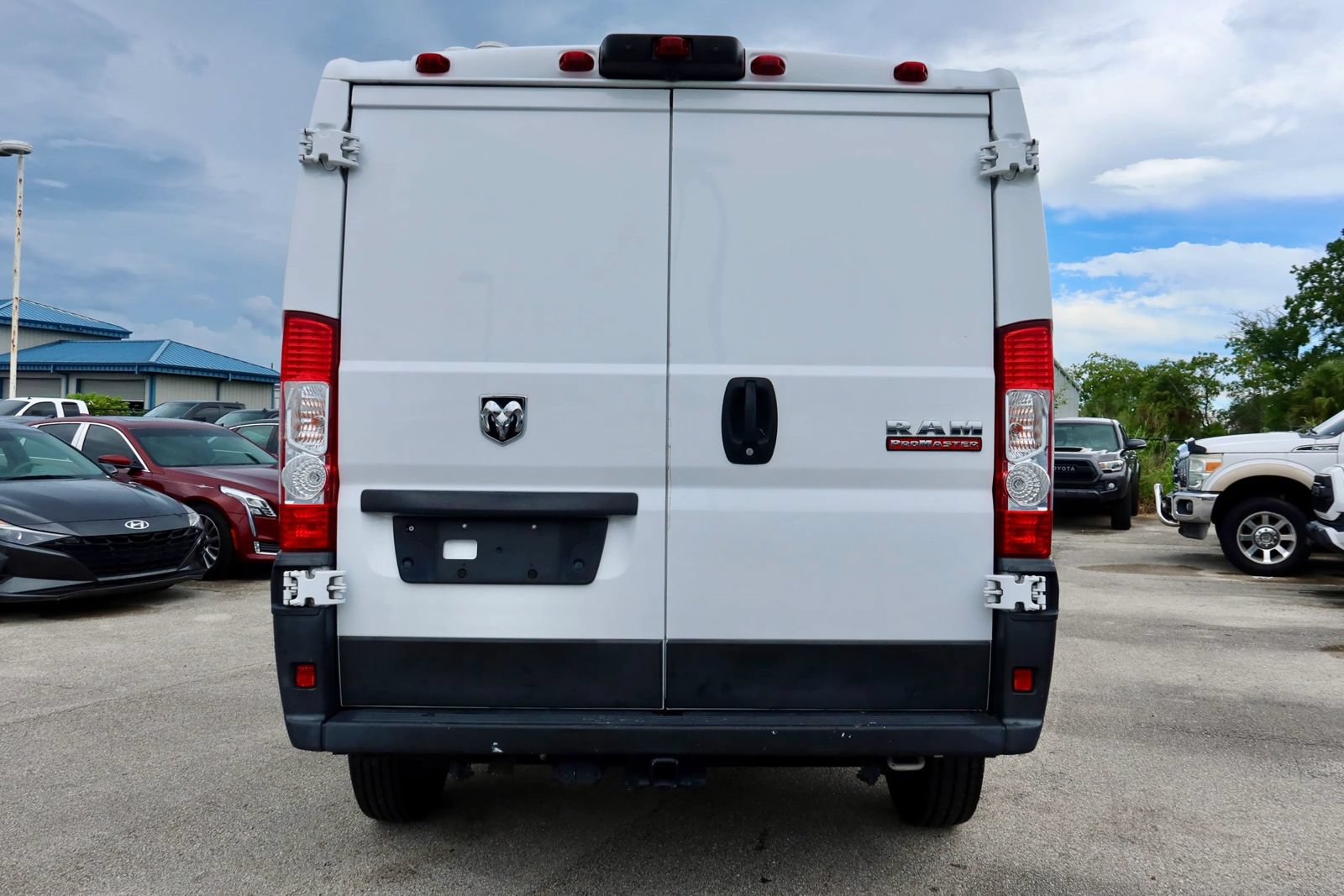 Used 2021 RAM ProMaster 1500 w/ Convenience Group FWD image 3
