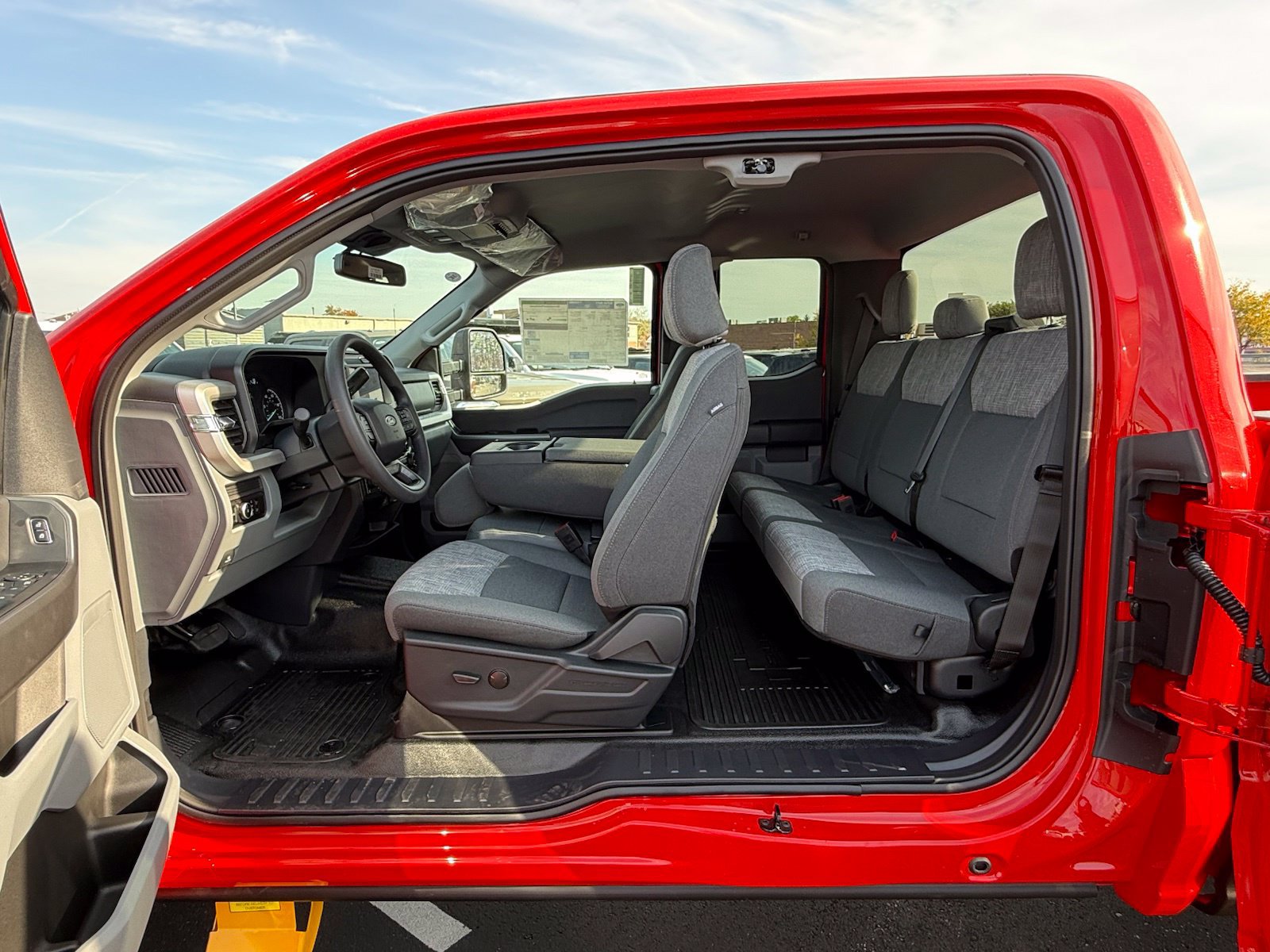 New 2027 Ford F350 XLT w/ FX4 Off-Road Package AWD/4WD image 18