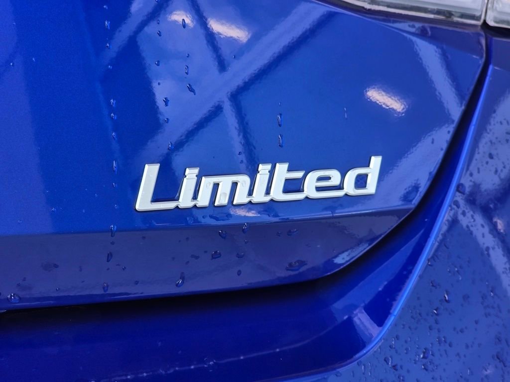 Certified 2025 Hyundai Elantra Limited image 12