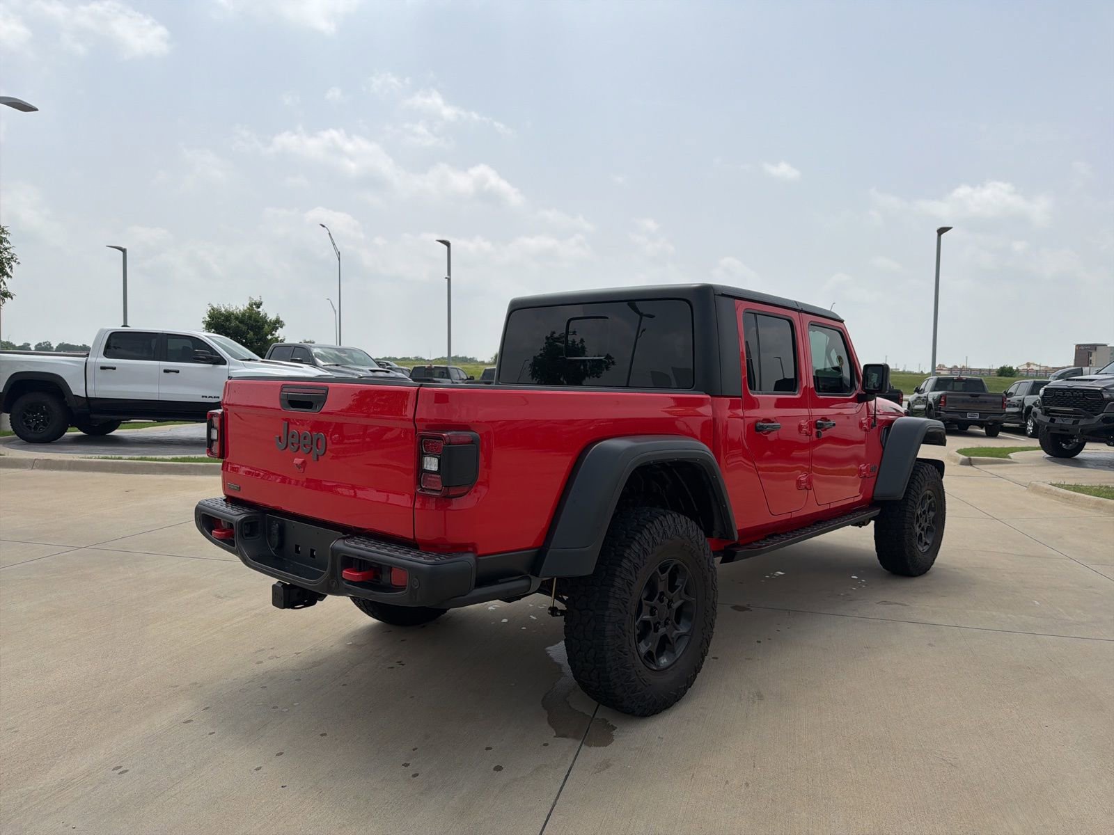 Used 2023 Jeep Gladiator Rubicon w/ LED Lighting Group AWD/4WD image 5