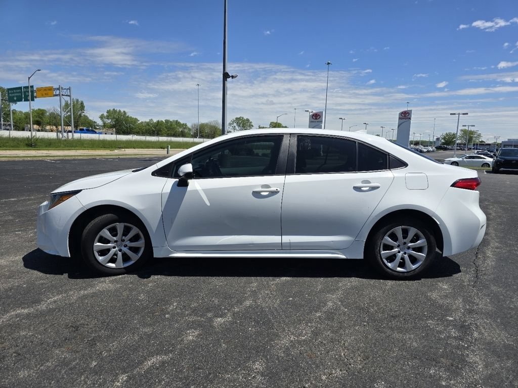 Certified 2022 Toyota Corolla LE FWD image 11