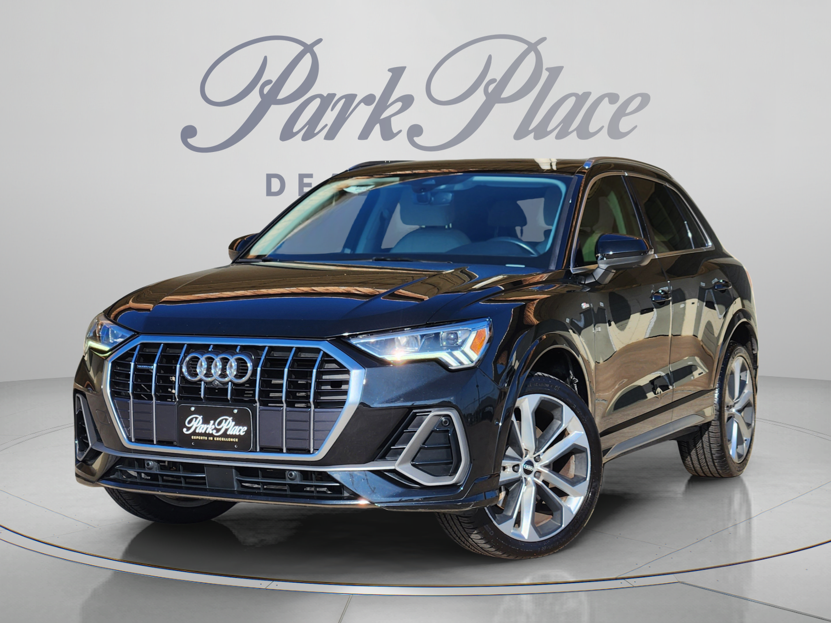Used 2021 Audi Q3 2.0T Premium Plus w/ Premium Plus Package AWD/4WD image 1