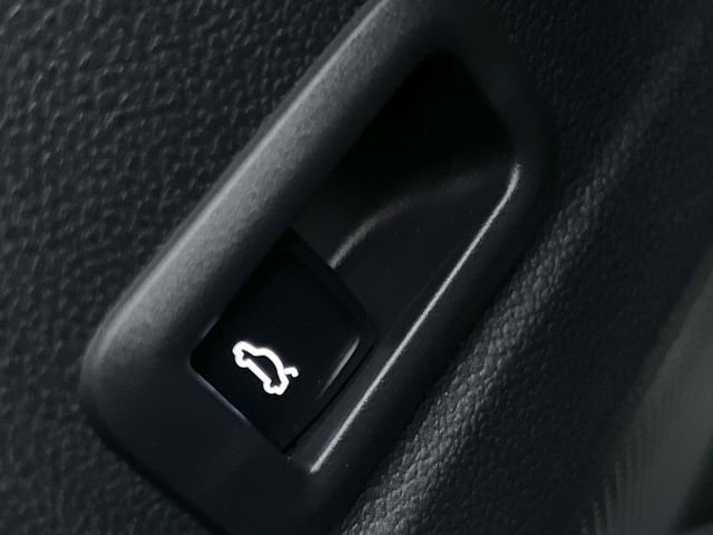 New 2026 Volkswagen Tiguan SE R-Line image 33