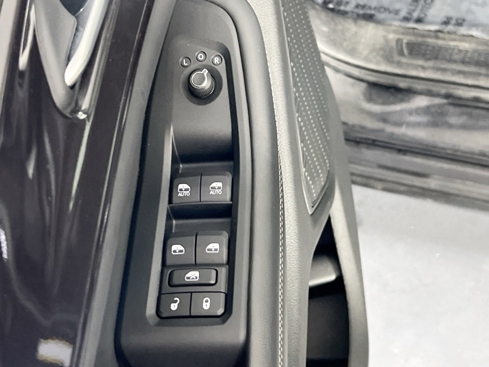 Used 2023 Jeep Grand Cherokee Laredo AWD/4WD image 17