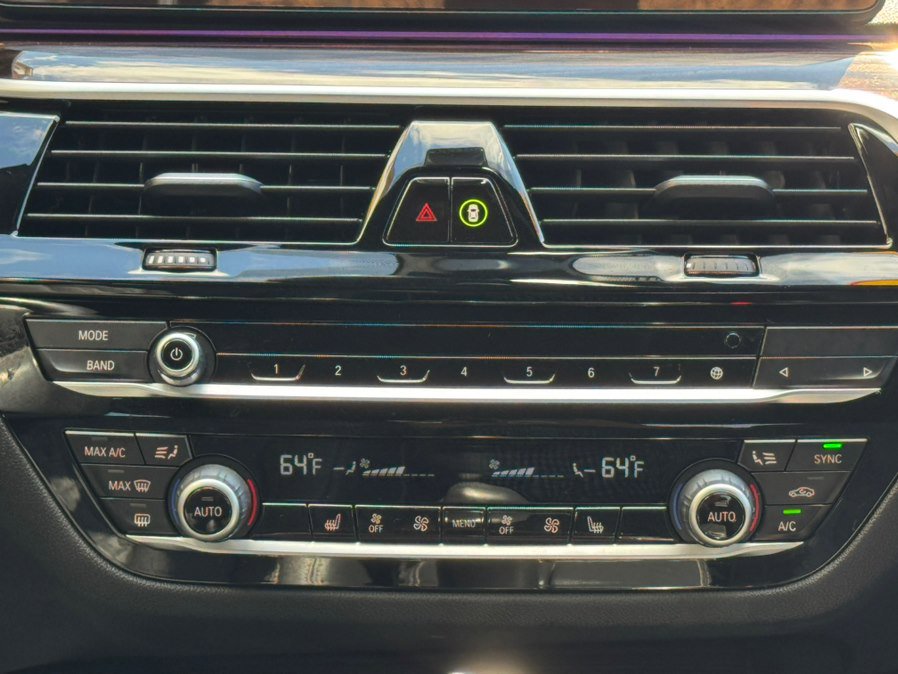 Used 2022 BMW 530i xDrive w/ Premium Package image 23