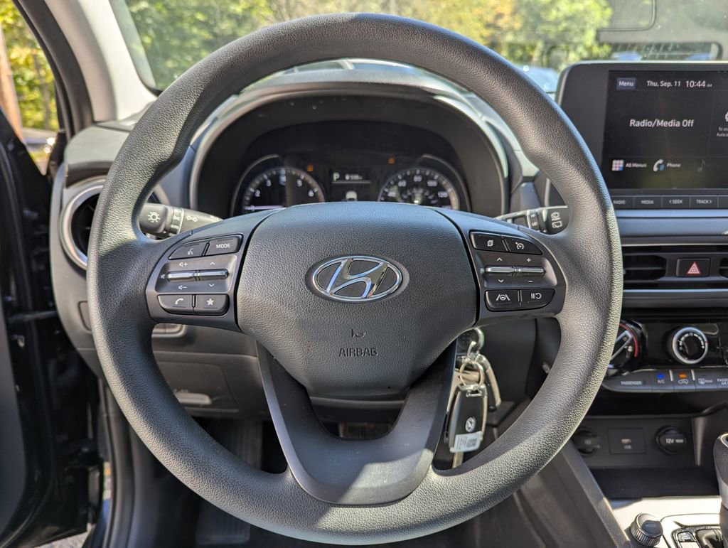 Used 2023 Hyundai Kona SE image 9