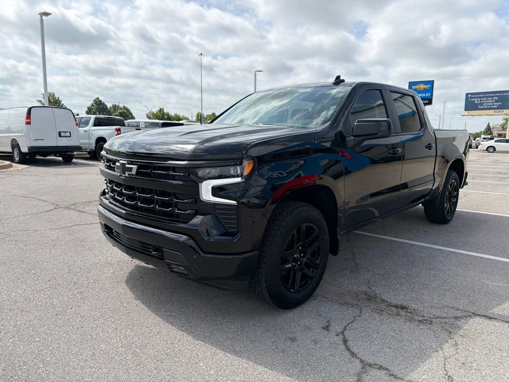 Used 2025 Chevrolet Silverado 1500 RST AWD/4WD image 7
