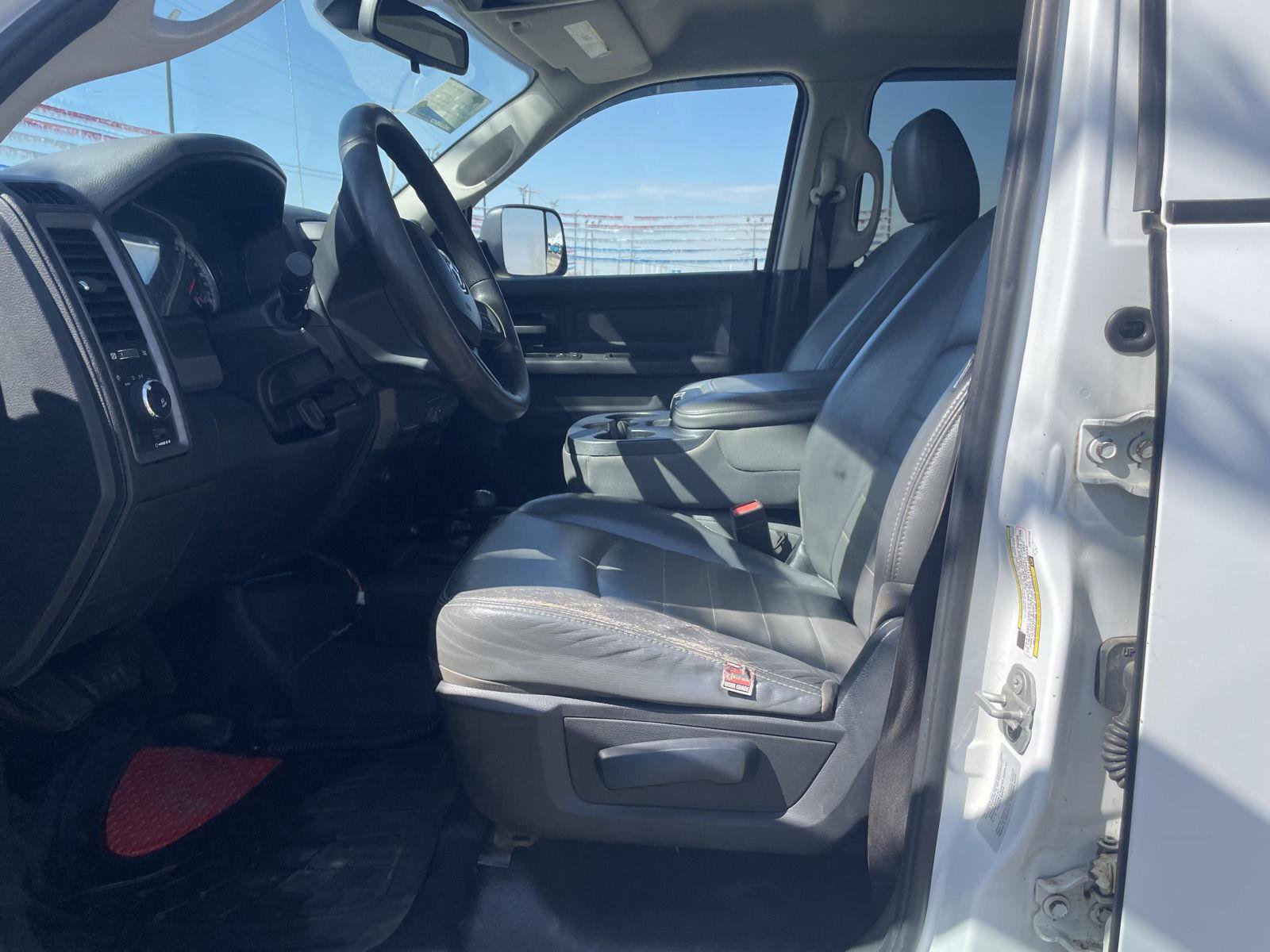 Used 2015 RAM 3500 Tradesman w/ Chrome Appearance Group image 10