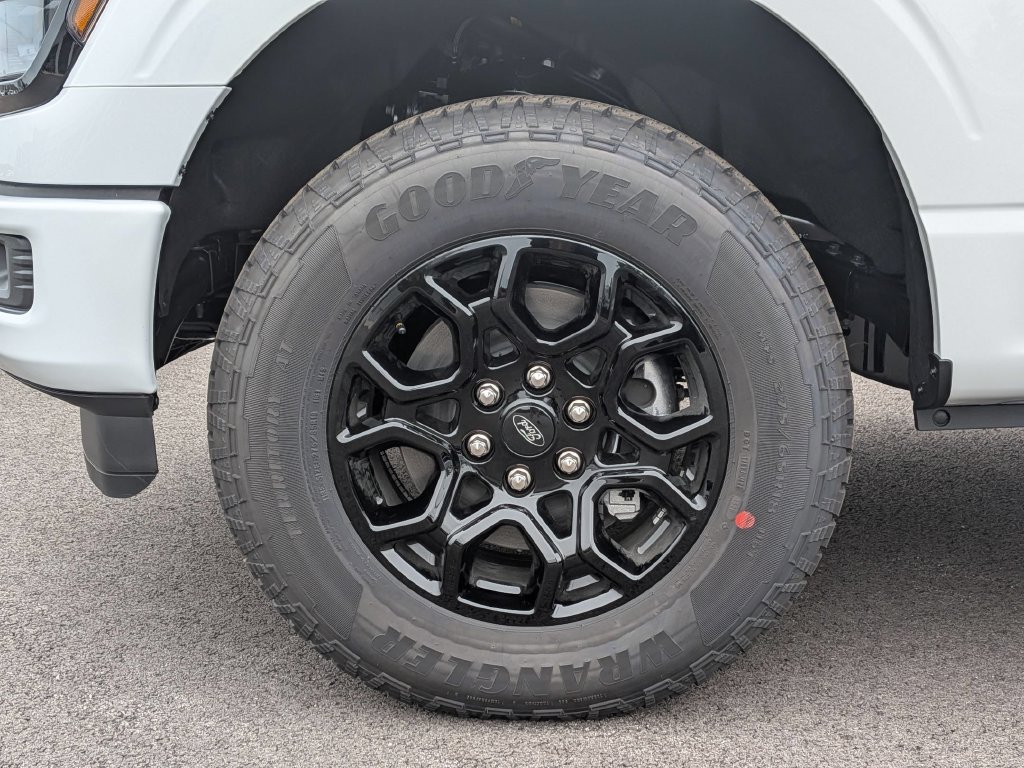 New 2026 Ford F150 XLT w/ Equipment Group 302A MID AWD/4WD image 24
