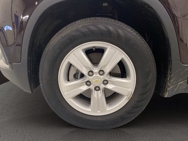 Used 2022 Chevrolet Trax LT w/ LT Convenience Package AWD/4WD image 16