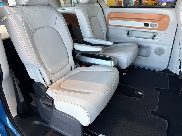 Used 2025 Volkswagen ID. Buzz 1st Edition image 21