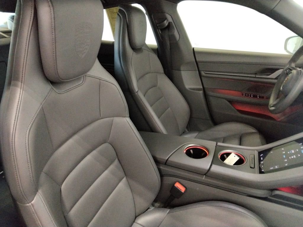Used 2022 Porsche Taycan image 50