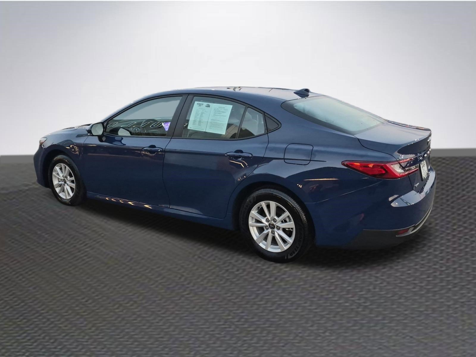 Used 2026 Toyota Camry LE image 5