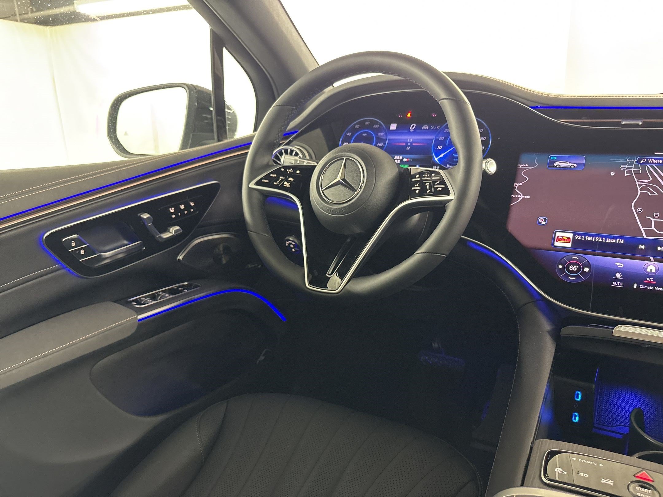 New 2026 Mercedes-Benz EQS 400 4MATIC SUV image 27